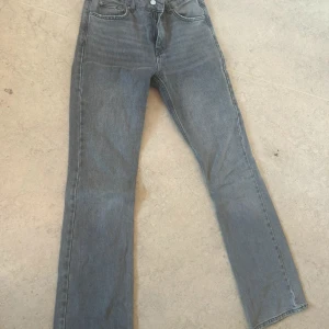 Gina tricot jeans  - Använda en gång, 36 