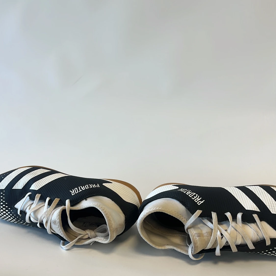 Adidas Predator svartvita fotbollsskor - 2