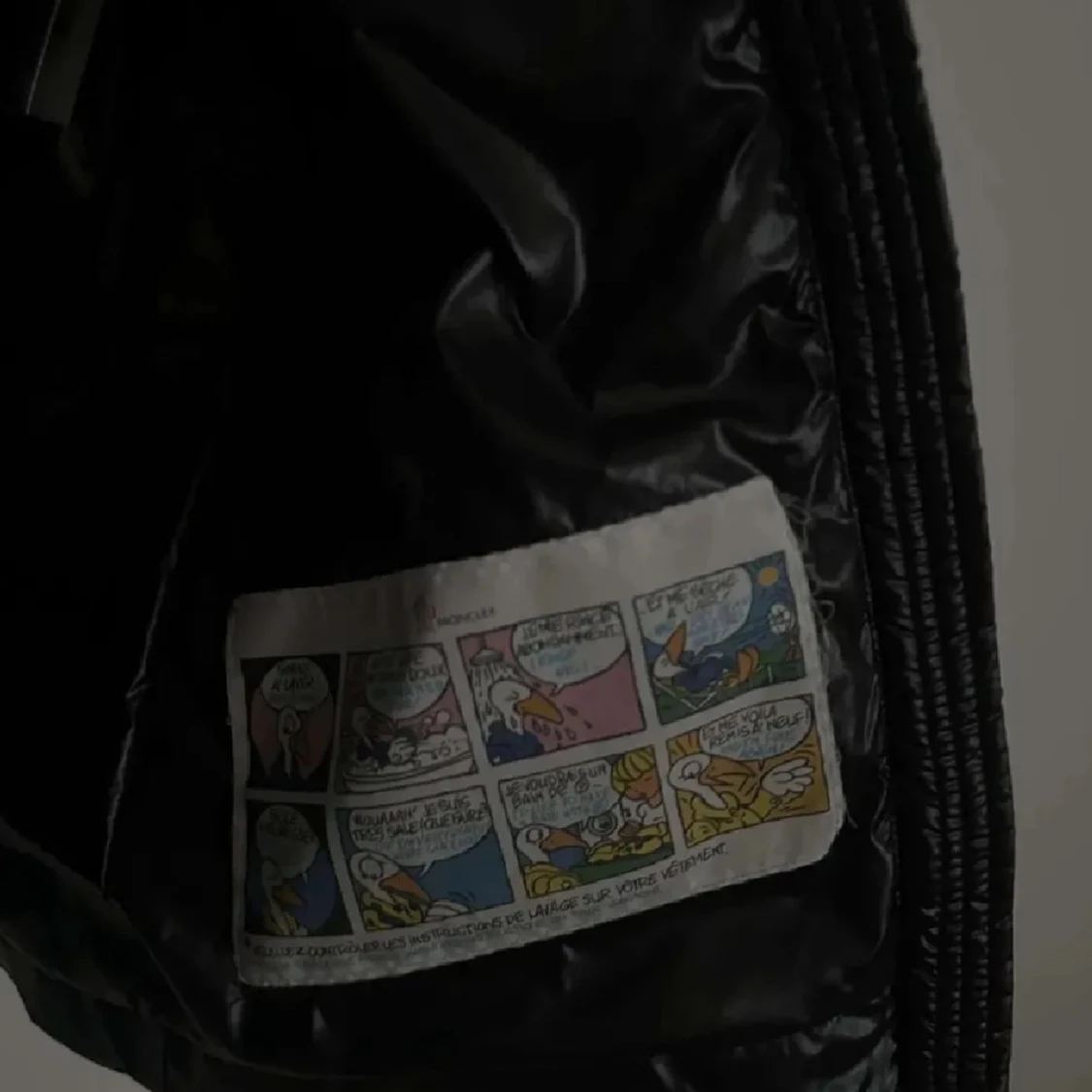 Svart pufferjacka från Moncler - 1