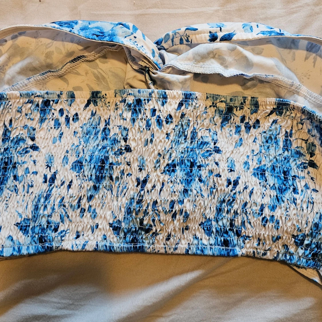 Fint Blommig seti blått och vitt - 1