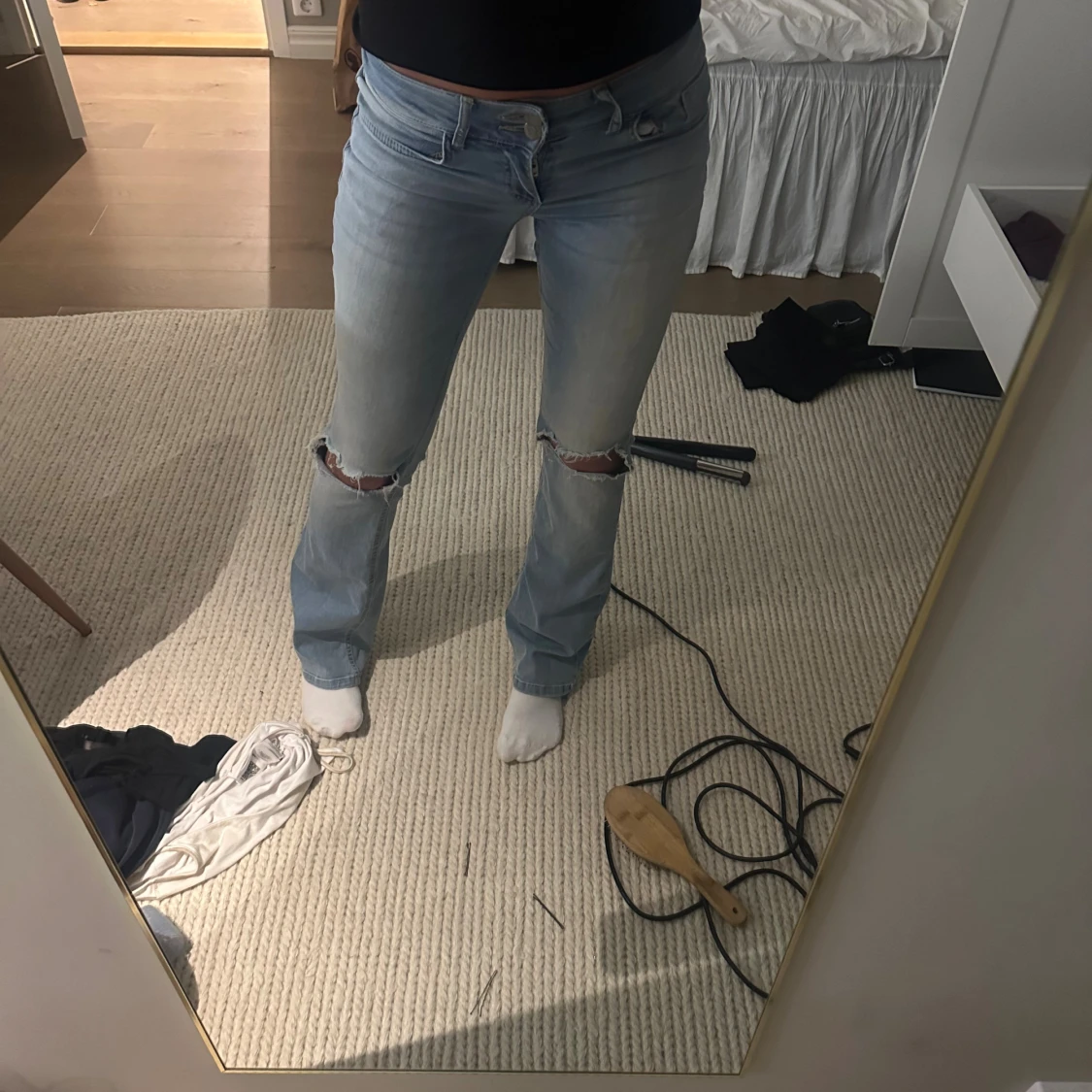 Ljusblå bootcut jeans från Nelly