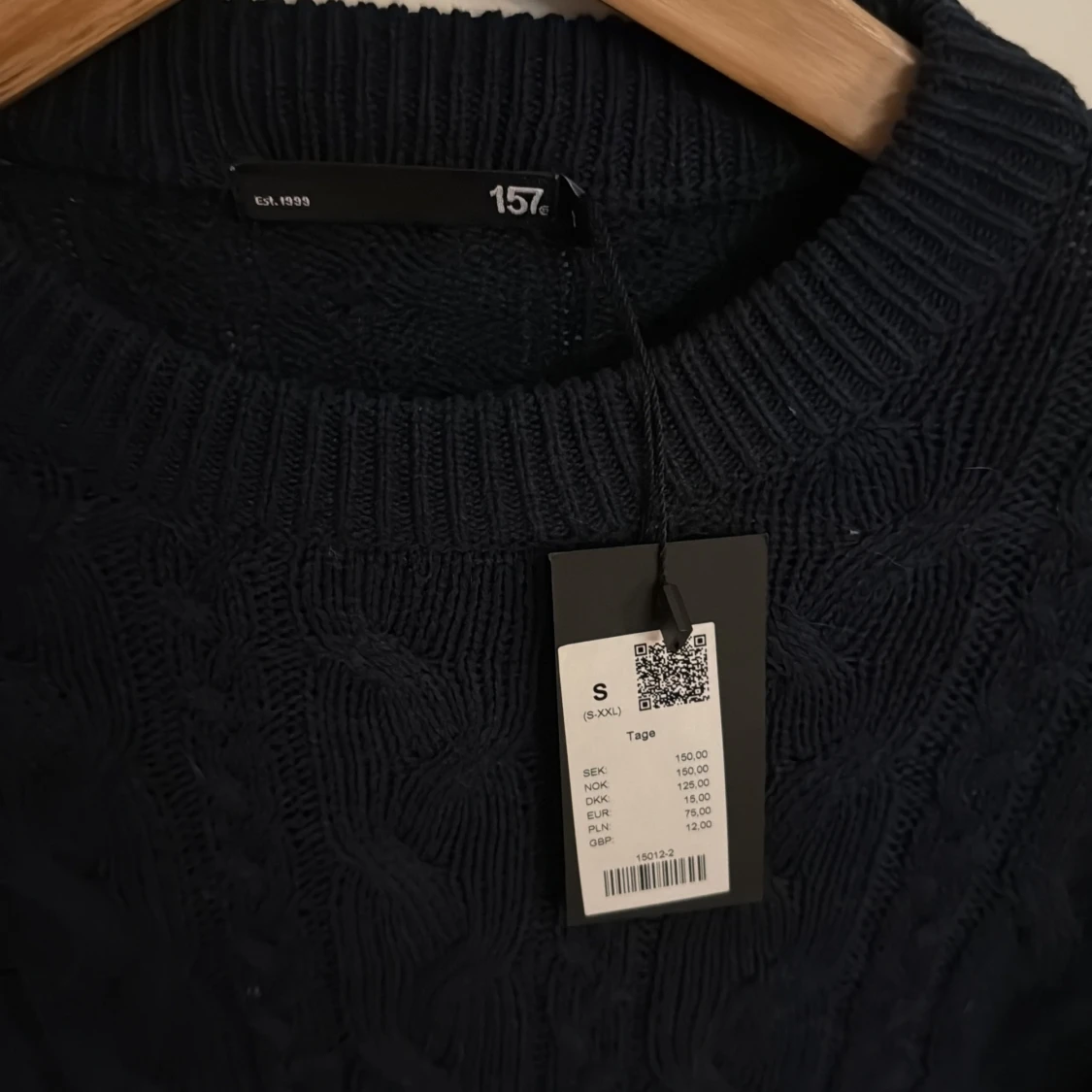 Mörkblå stickad tröja från 157 - 1