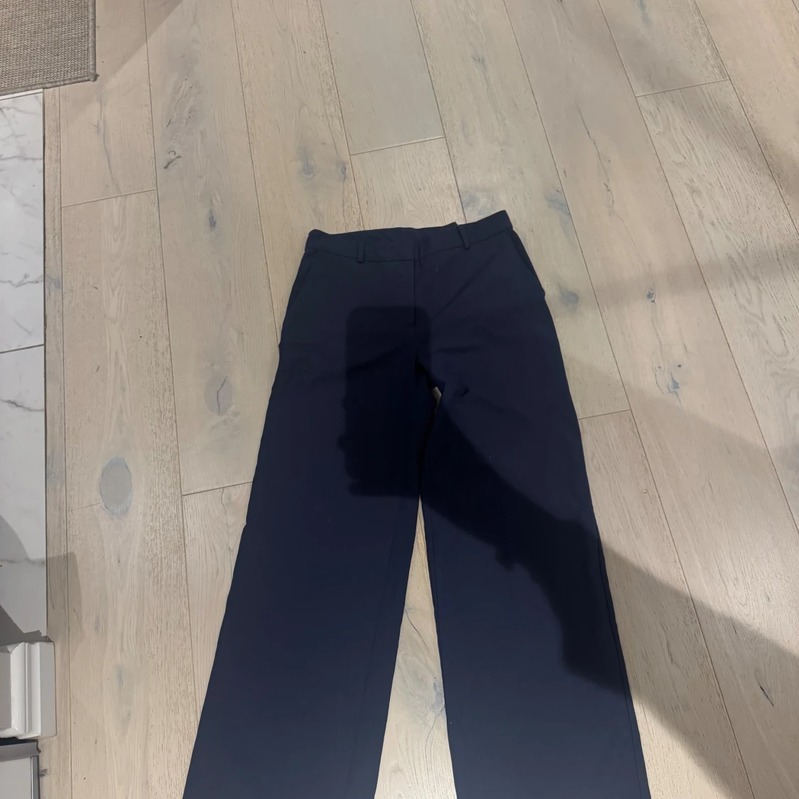 Mörkblå kostymbyxor från Weekday!💙 - 1