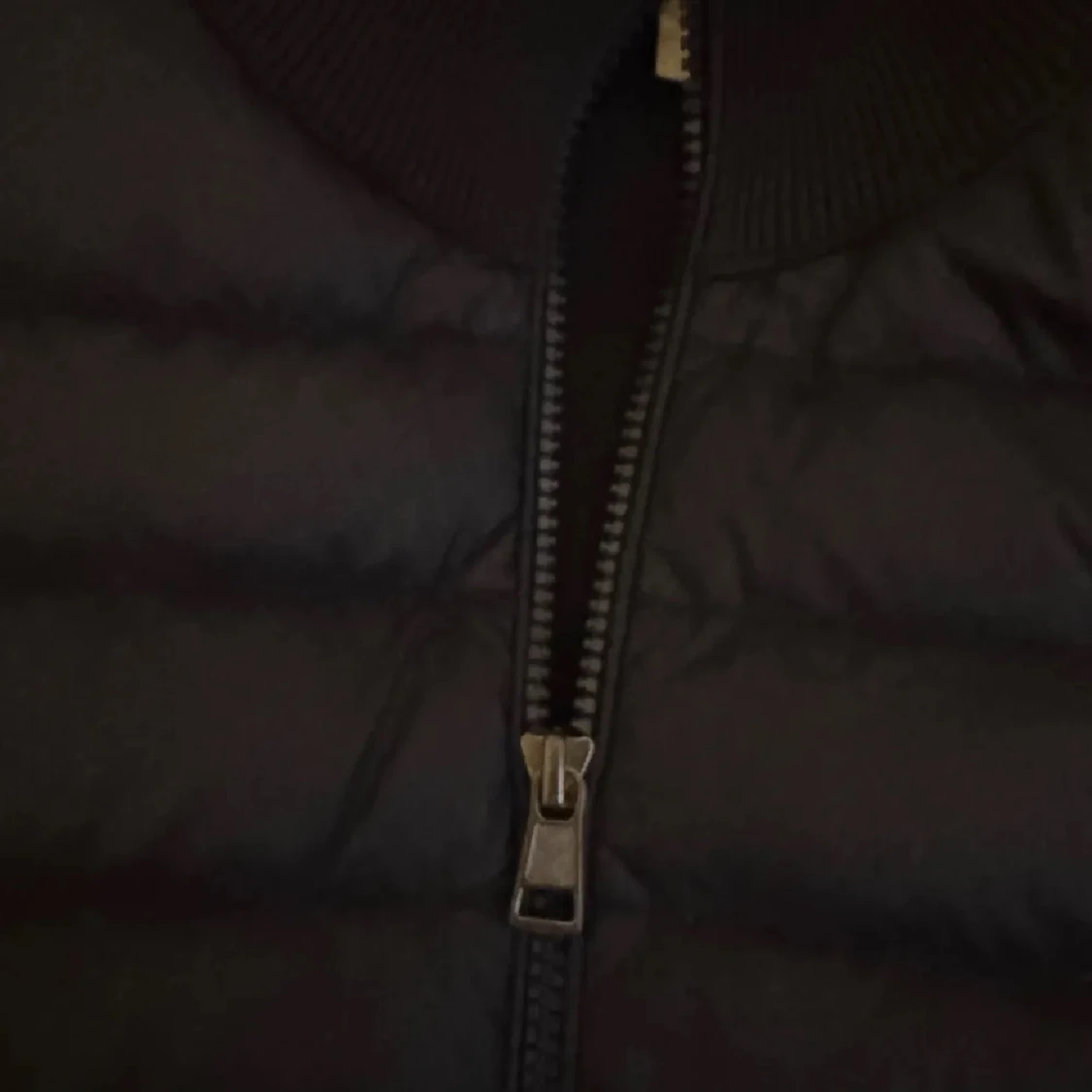 Svart Moncler pufferjacka med dragkedja - 2