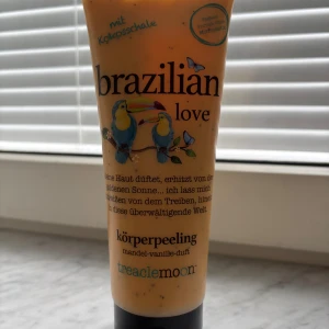 Brazilian Love Treaclemoon - NY och oanvänd kroppspeeling / body srub från Treaclemoon. Är inspirerande av SDJ 62. Innehåller kokosnötskal och är vegansk. Köpt i Danmark i somras!💗