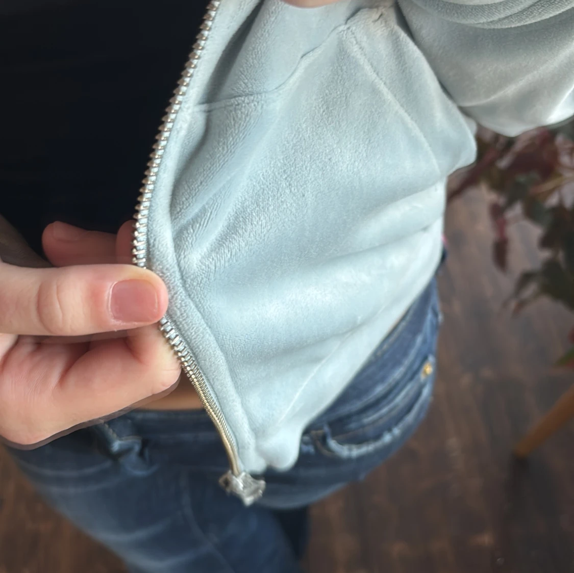 Ljusgrå croppad hoodiejacka - 1