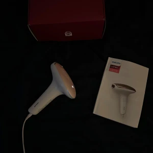 Philips IPL Lumea Advanced 7000 Series  - Philips Lumea IPL hårborttagningsenhet endast använd en gång då jag börjat göra hårborttagning på salong istället. Ordinarie pris 3665. 