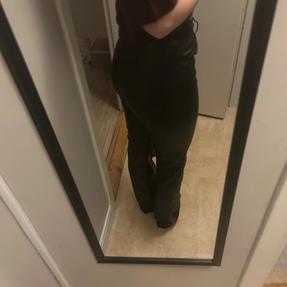 Svarta skinn byxor med hög midja - 1