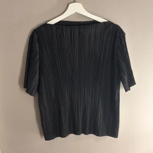 Topp - Nästan aldrig använt! Jätte fin. Stor i storleken