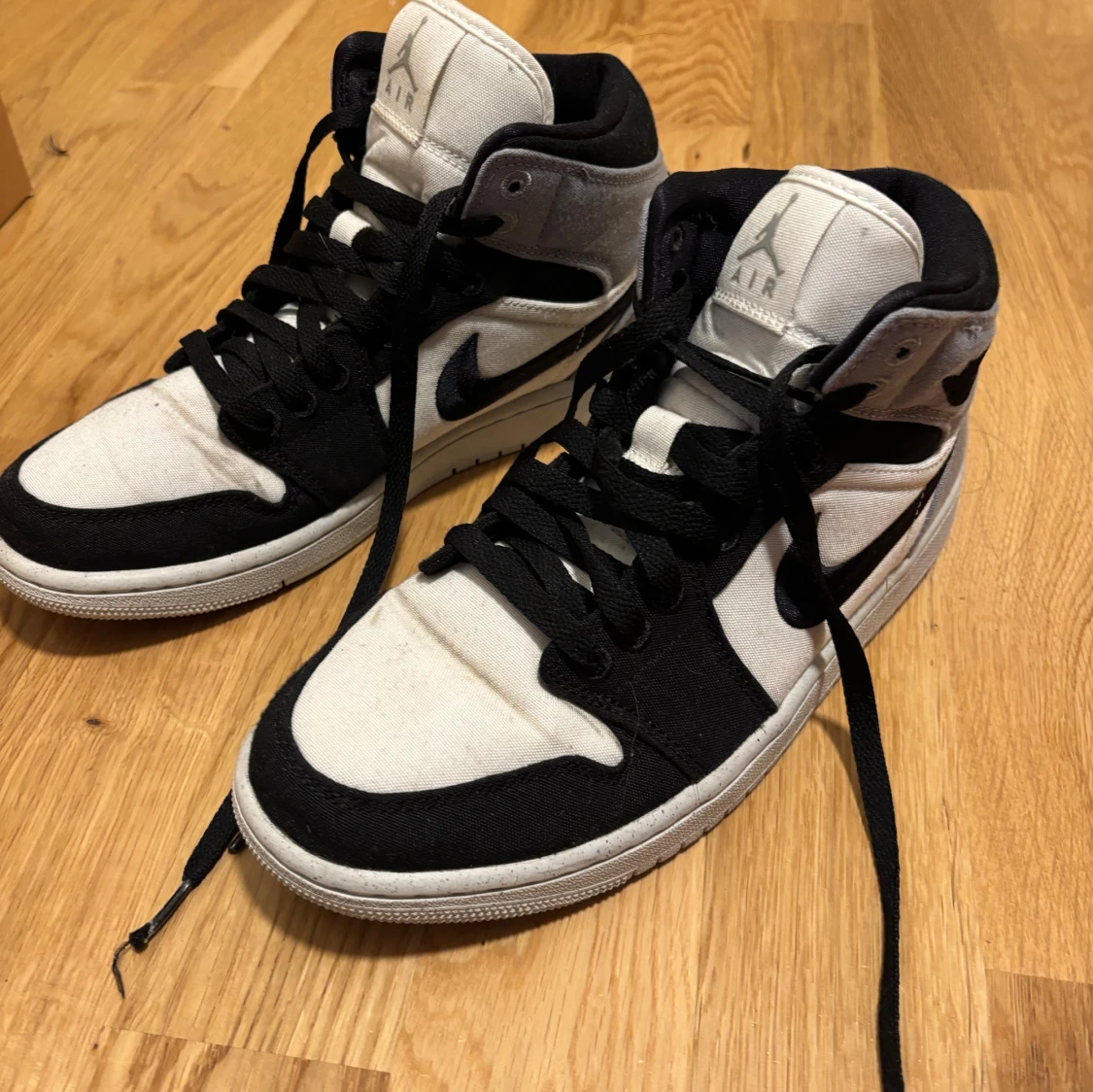 Nike Air Jordan 1 svart/vit - 2