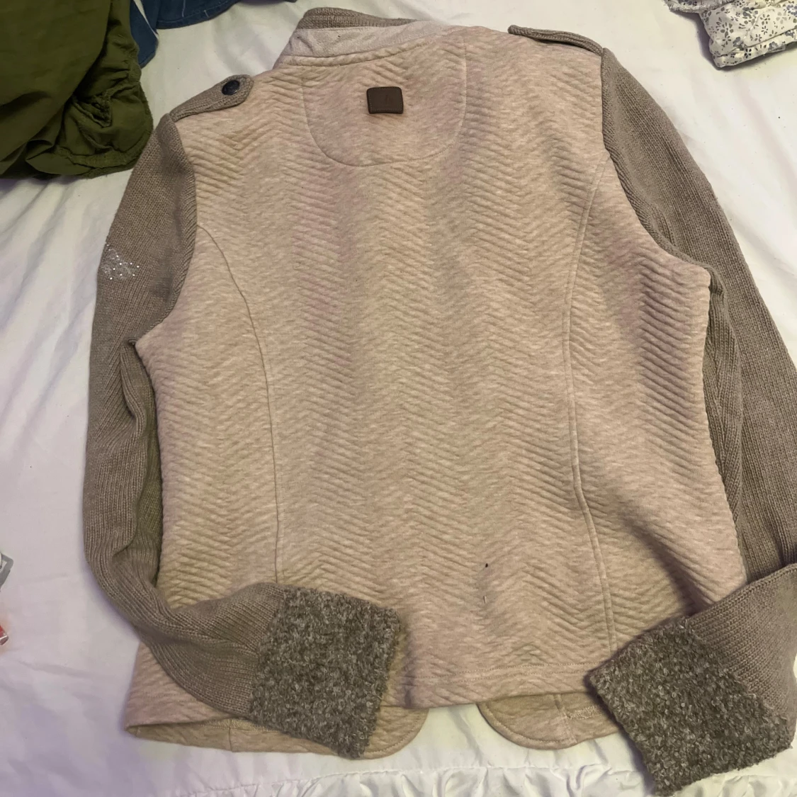 Beige stickad jacka från L'Argentina - 1