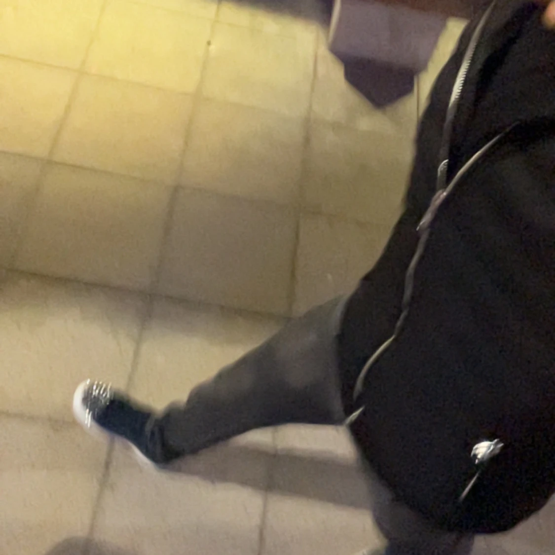 Svart quiltad dunväst med dragkedja - 3