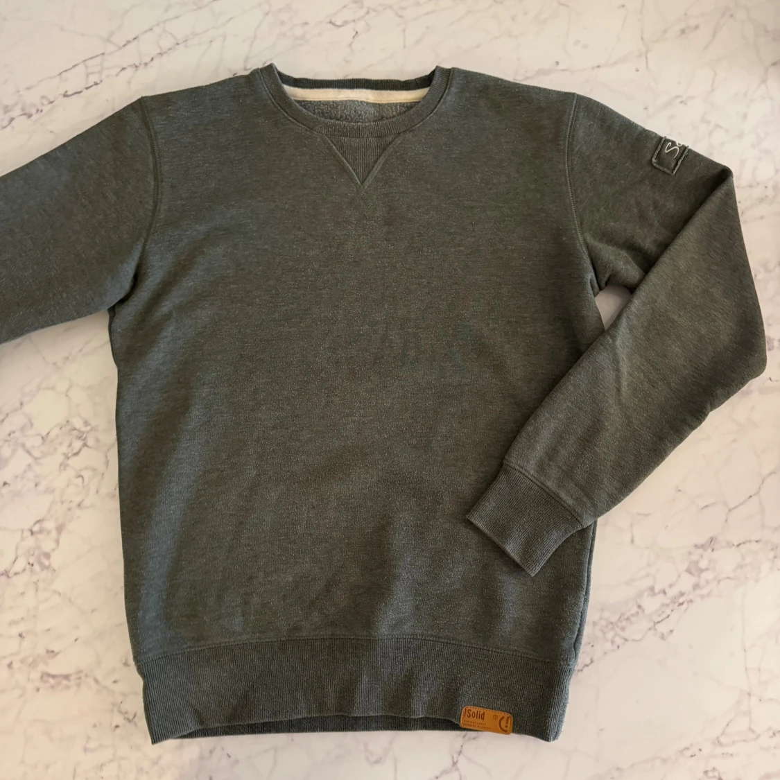 Grå sweatshirt från Solid, S