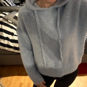 Stickad hoodie - Mer som en S