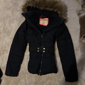 Hollister jacka M - Storlek M