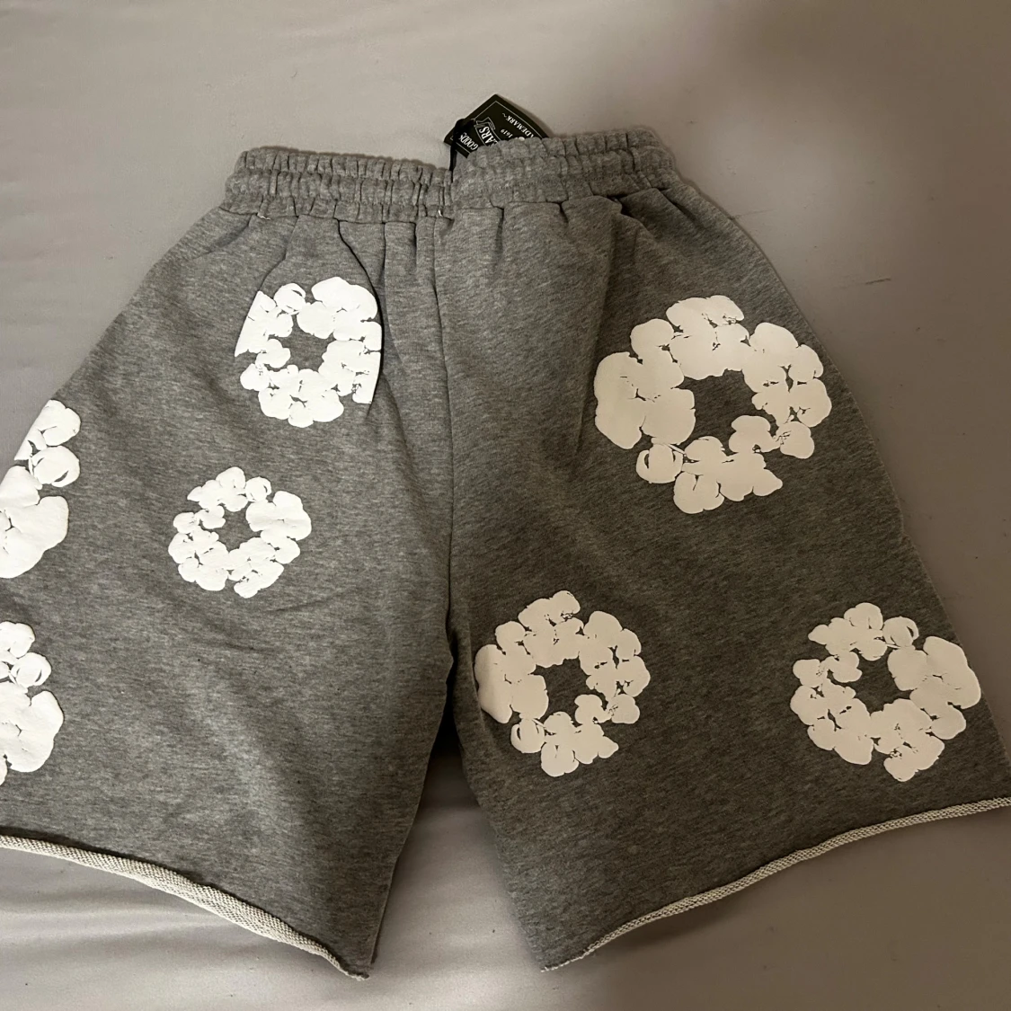Grå shorts med blommor från Denim Tears - 1