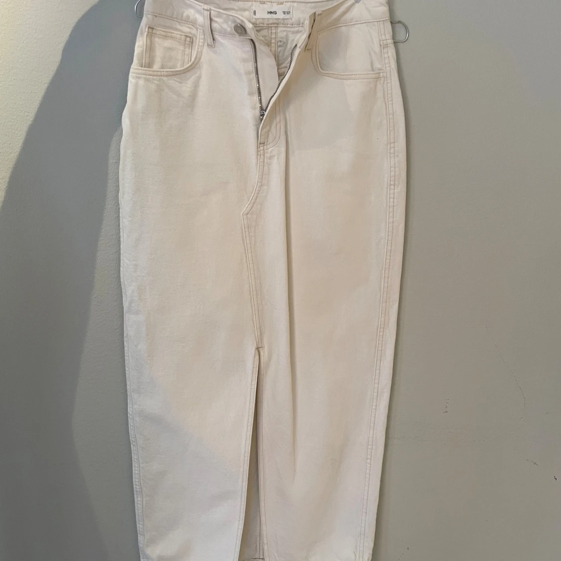 Vit lång jeanskjol från Mango