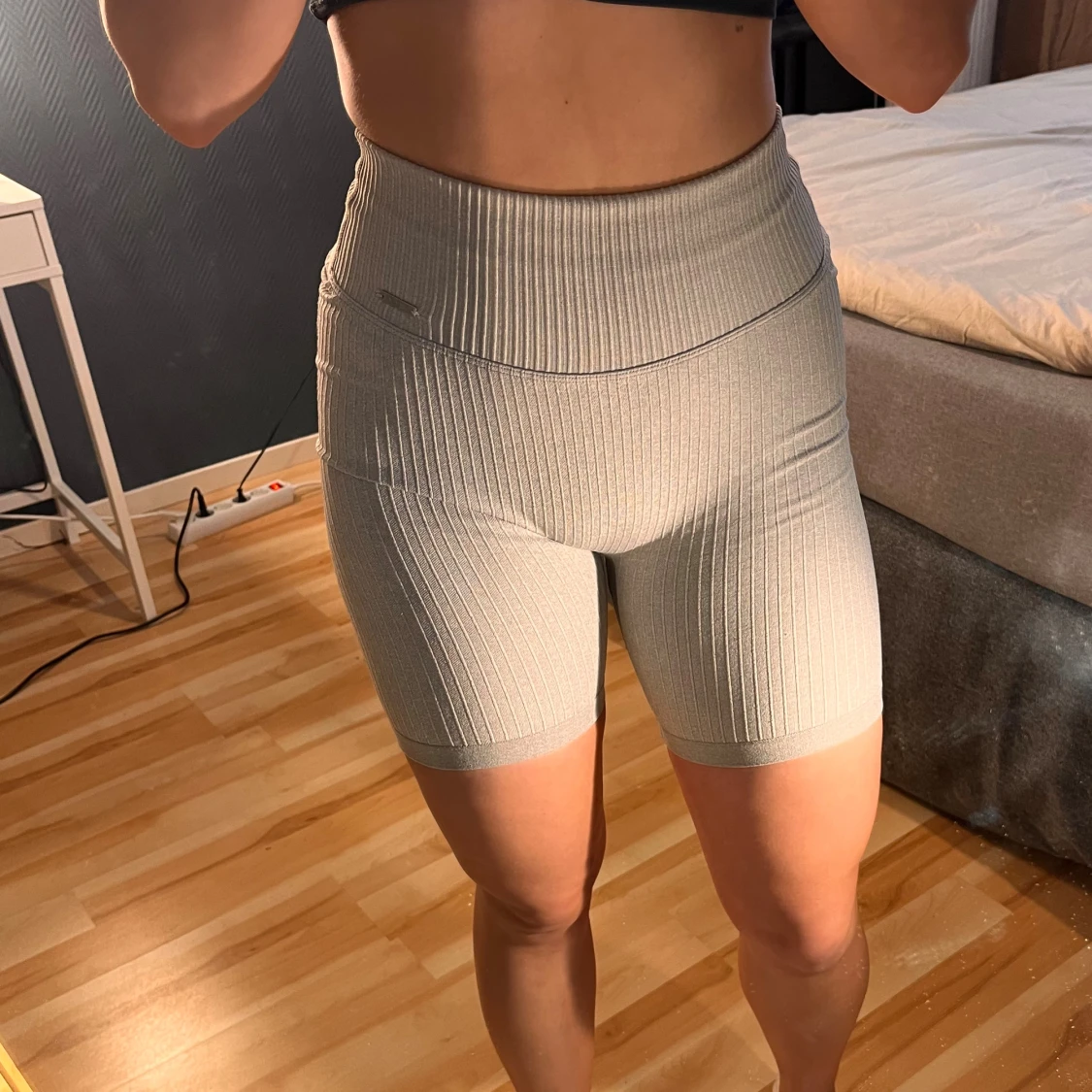 Grå ribbade biker shorts Aim'n