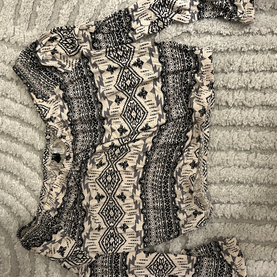 Mönstrad topp från Divided