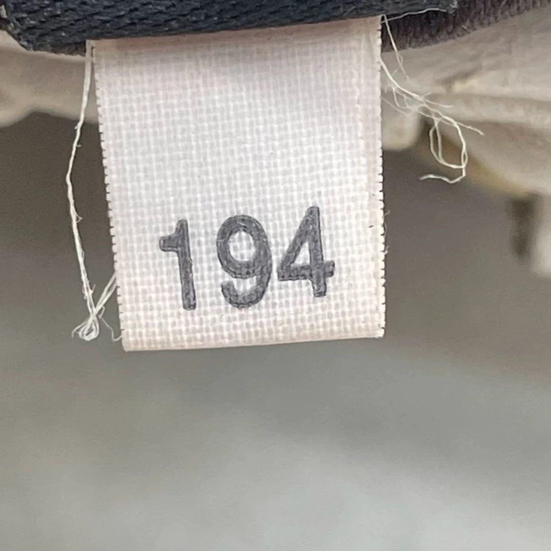 Beige handväska från Miu Miu i skinn - 4