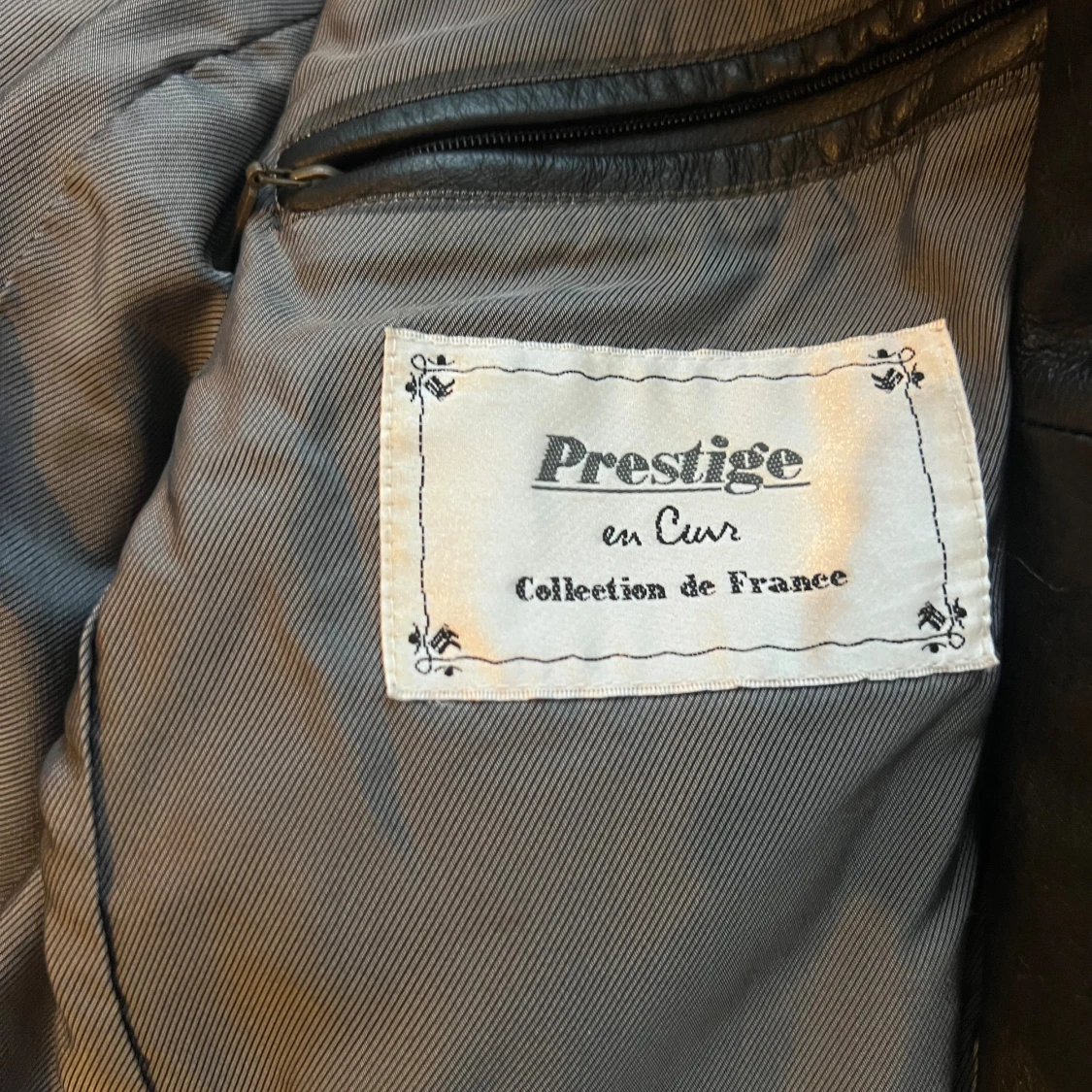 Svart skinnkavaj från Prestige - 3