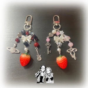 Nana keychains  - 100% handgjorda av mig! Priset är för båda💕 går att köpa enskild. Snälla kontakta innan du trycker på köp nu, ifall de blir sålda på en annan app🥹🙏🏻 