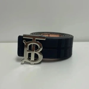 Burberry bälte - skickas inom 24h