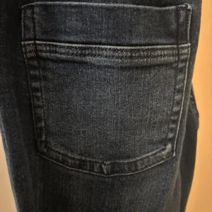 Gina jeans - Säljer low/mid waist bootcut jeans från Gina eftersom de tyvärr är för stora🙃strl 164, skriv om frågor m.m😘