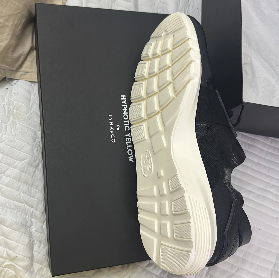 Svarta sneakers Hypnotic Yellow x Lynk&Co - 3