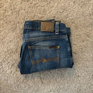 Nudie jeans - Tja! Säljer ett par Nudie jeans i storleken (30/28)-skick 8/10. Vid minsta lilla fundering hör av er!