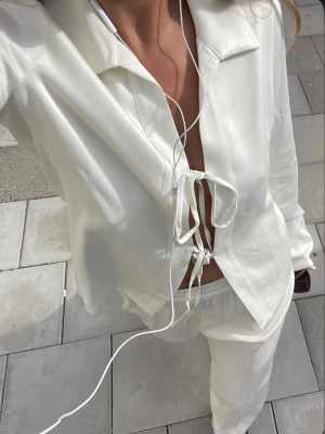 Occasion top XS Djerf Avenue - Superfint skick, nypris 1450 kr 🤍fri frakt 