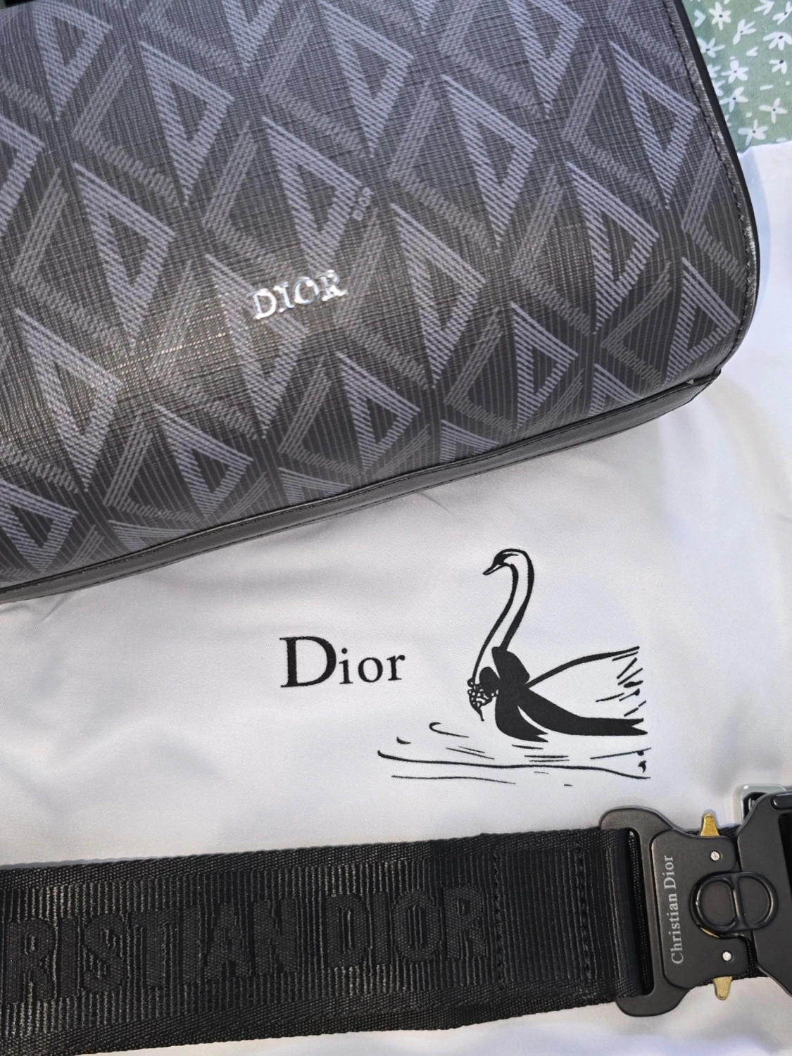 Grå axelväska från CD - 2