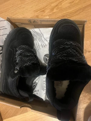 UGG lowmel - Säljer mina jättesköna UGG lowmel då de är för små för mig, använda kanske 4 gånger🌸