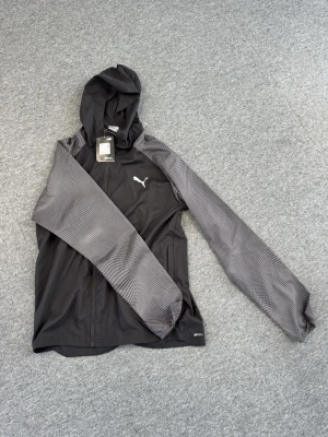 Träningströja Puma - Svart träningsjacka från Puma - helt ny.