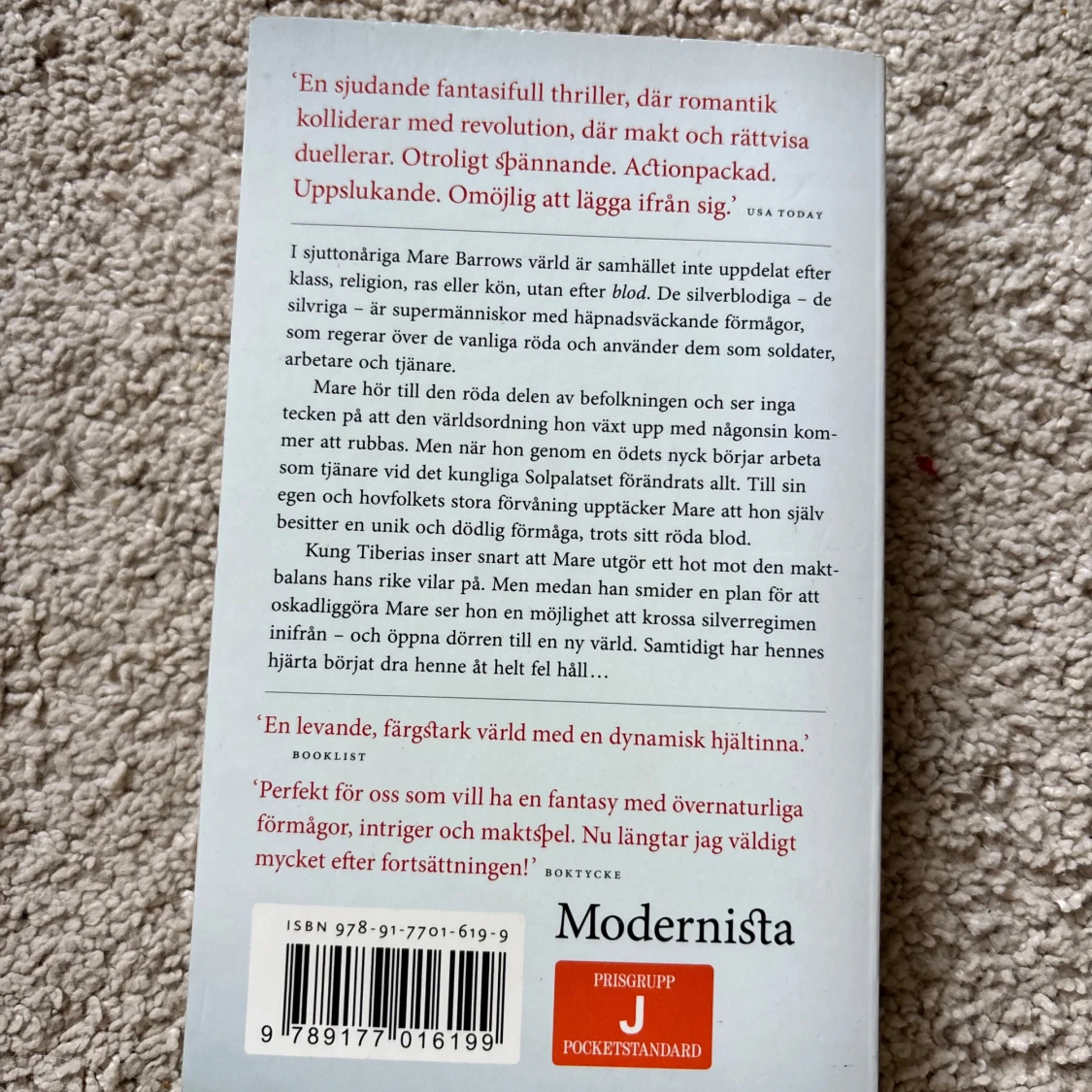 Röd drottning - Victoria Aveyard - 1