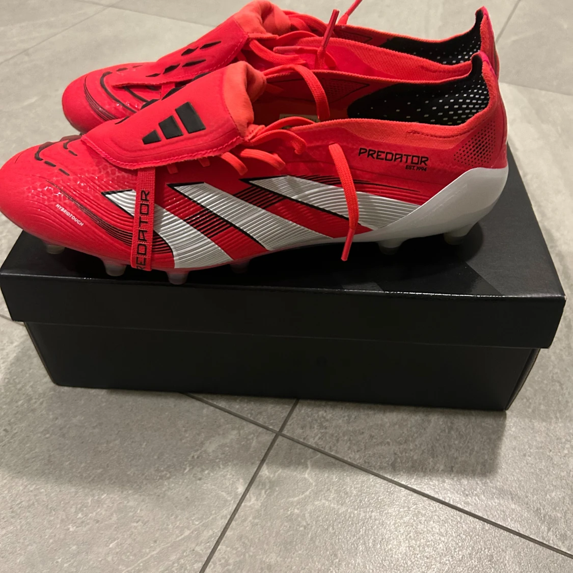 Röda Adidas Predator Elite | Skor