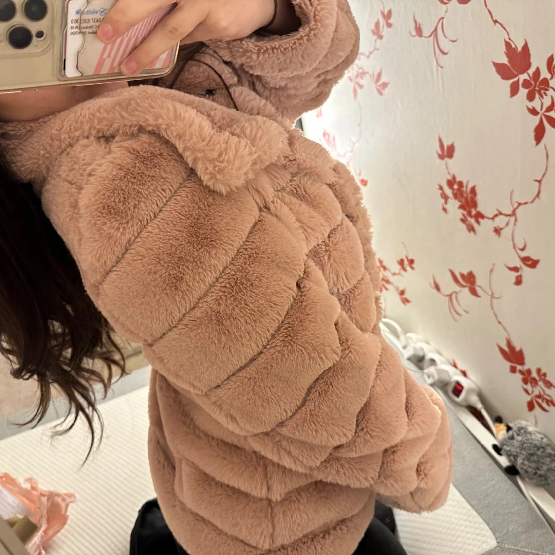 Rosa fluffig pälsjacka - 2