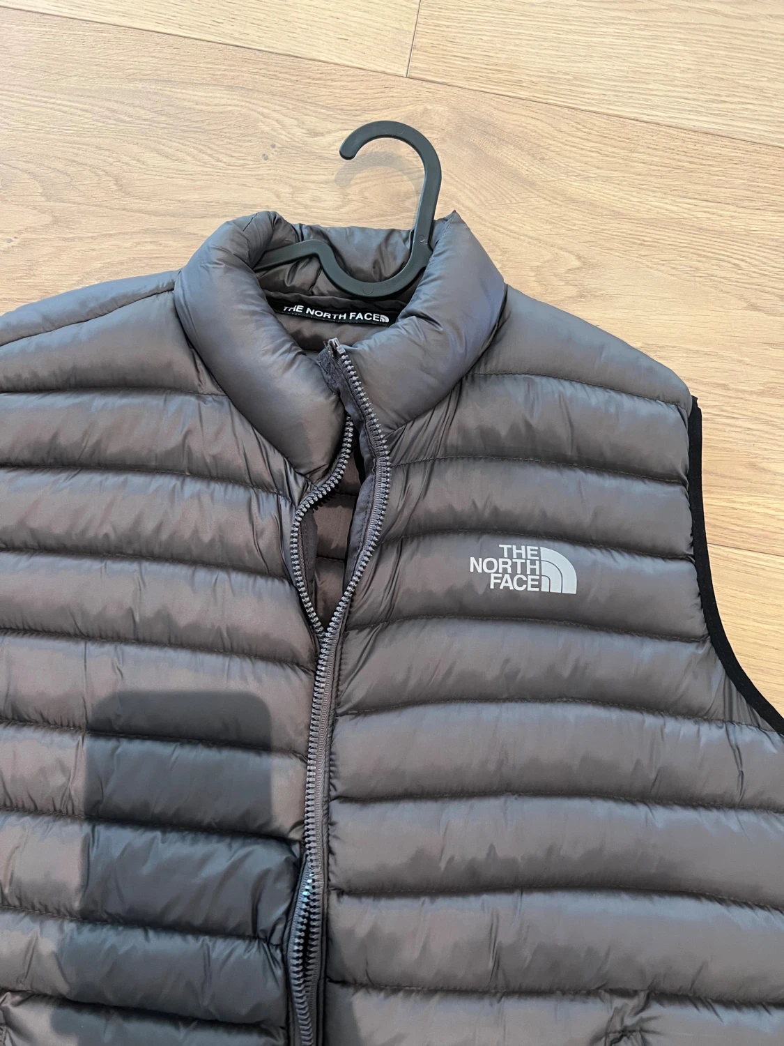 Grå dunväst från The North Face - 1