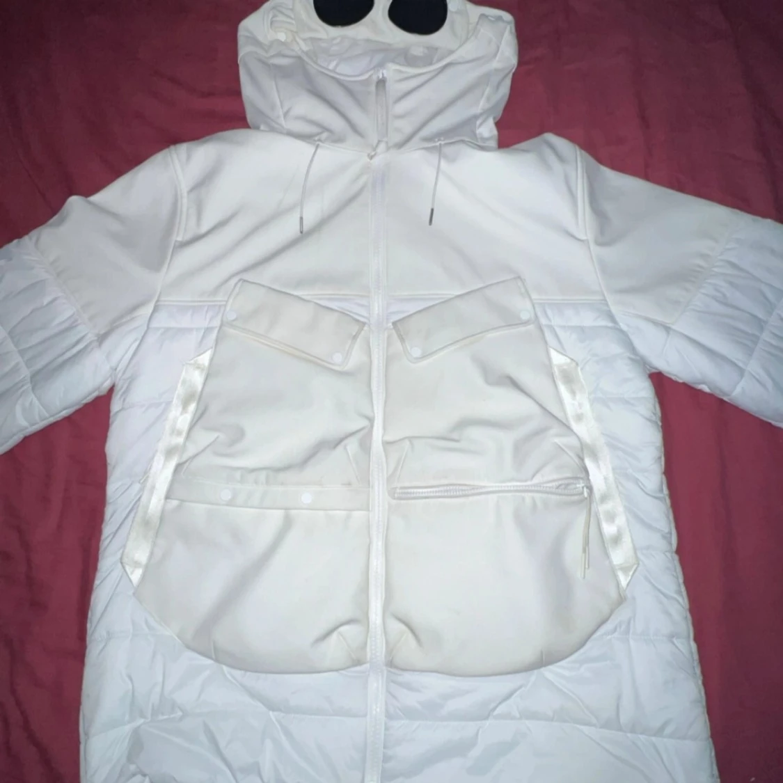 Vit pufferjacka från C.P. Company