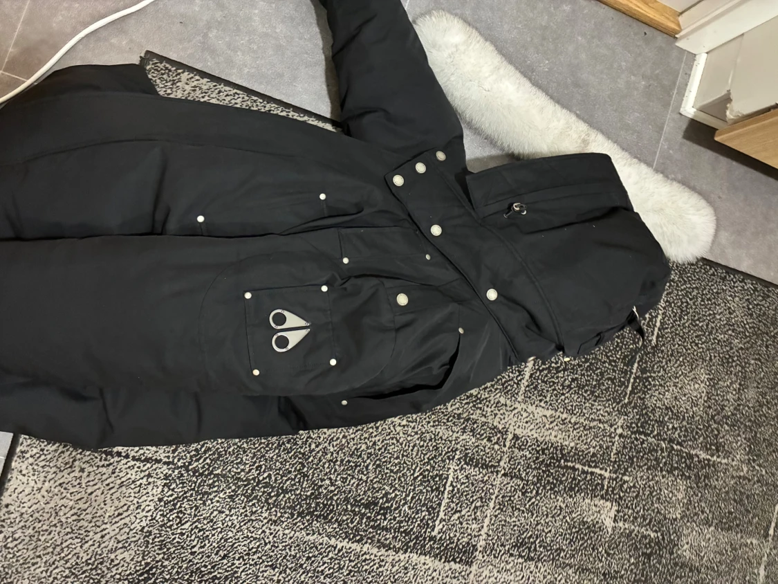 Svart dunjacka från Moose Knuckles - 2