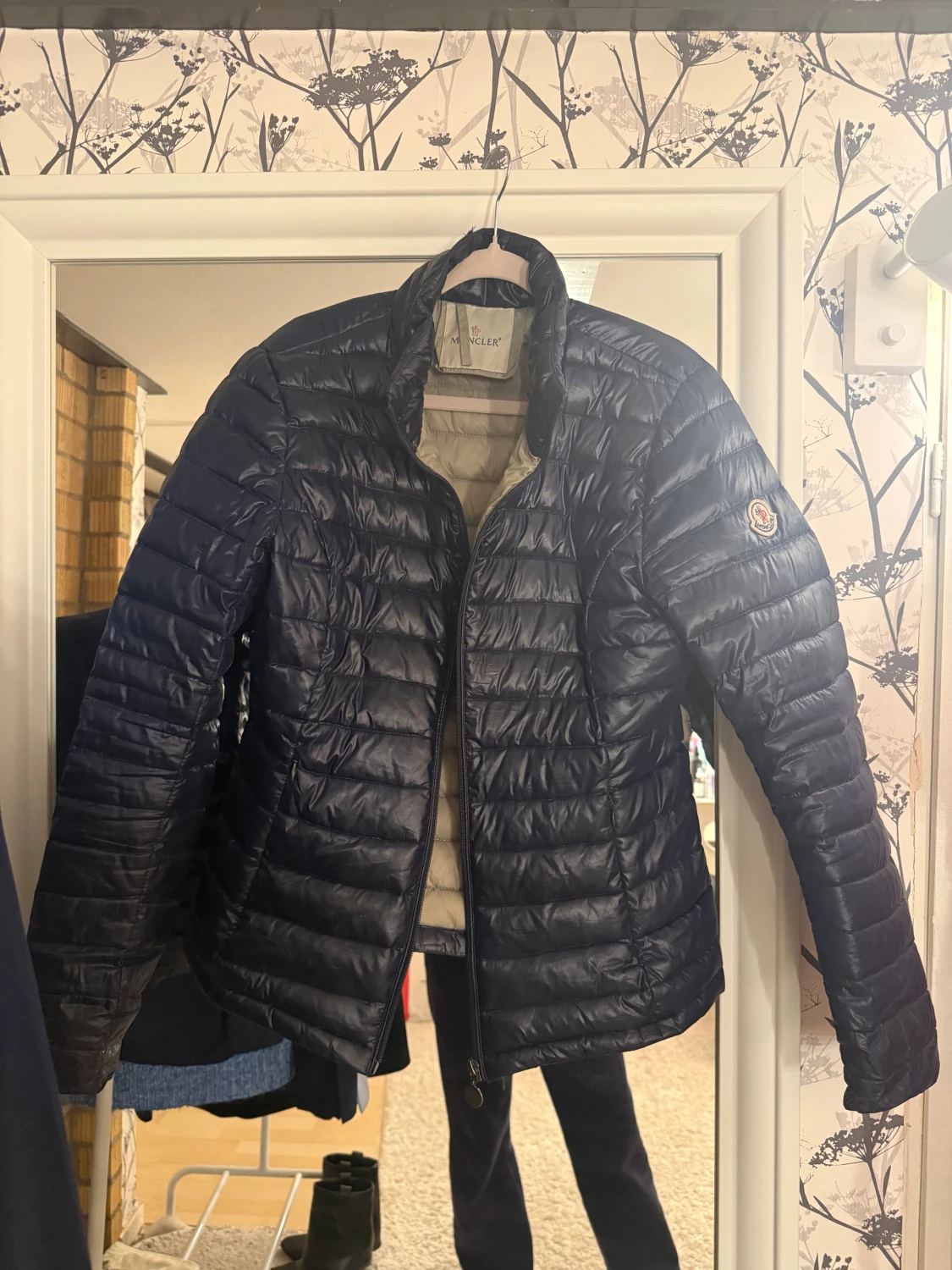 Mörkblå dunjacka från Moncler