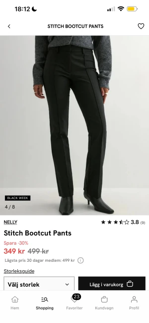 Svarta kostymbyxor från Nelly - Stilrena svarta bootcut-byxor från Nelly med markerade sömmar framtill. Köpte för 399 på rea, aldrig använda.