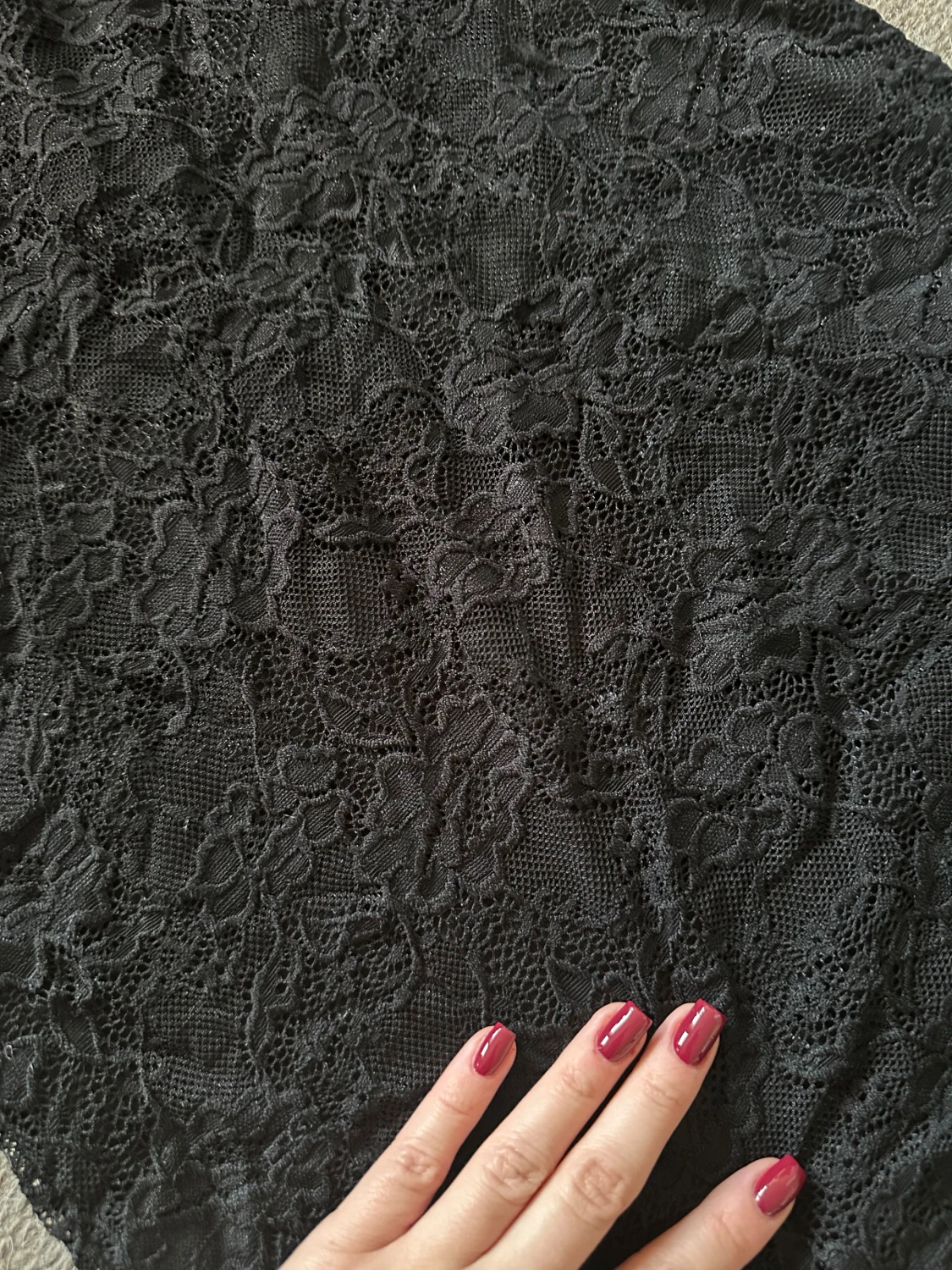 Svart spetsklänning - 1