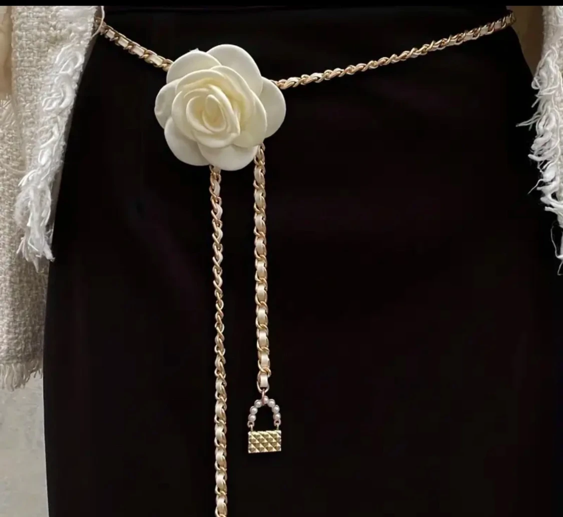Camellia belt and necklace  - 1