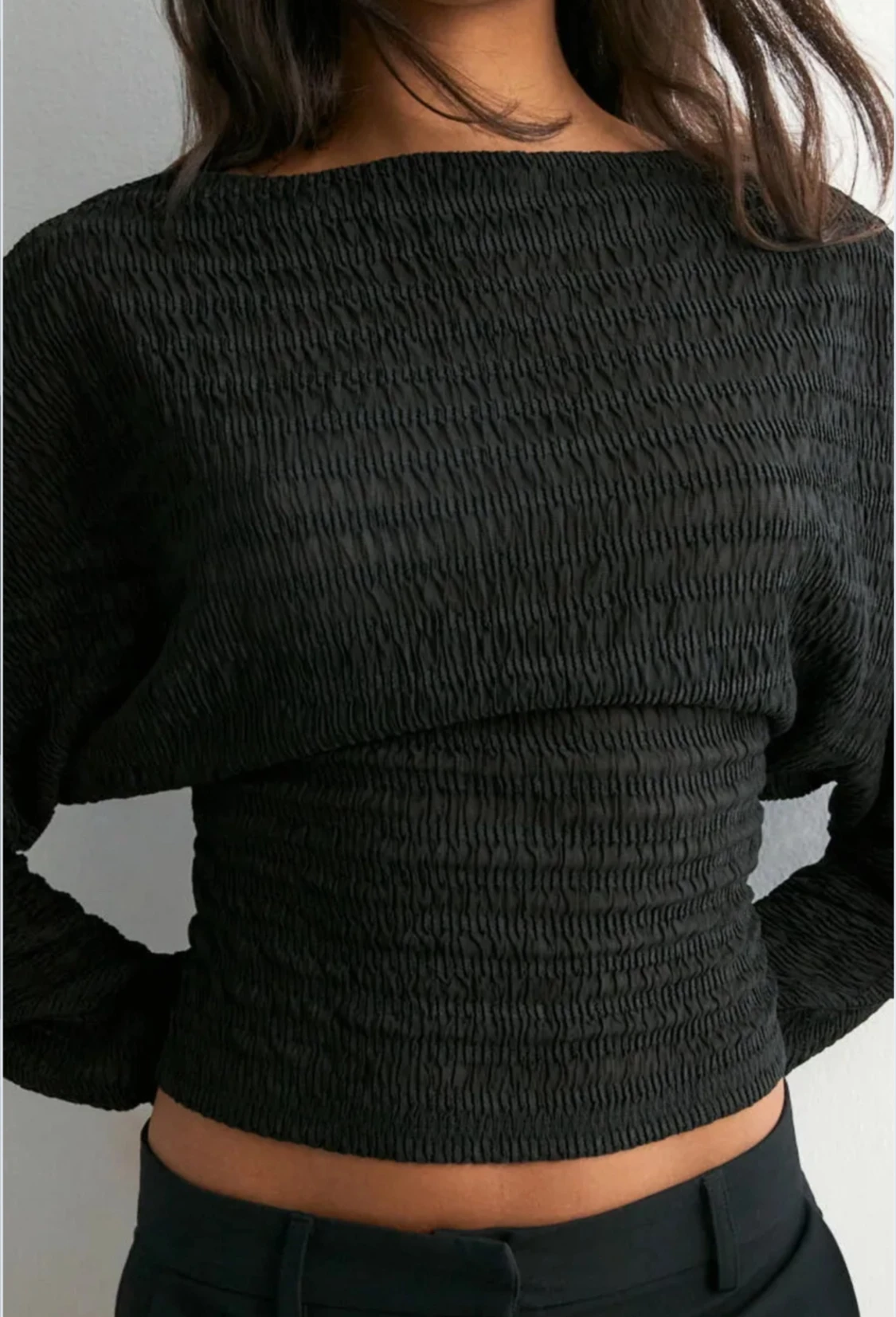 Svart croppad topp med struktur - 1