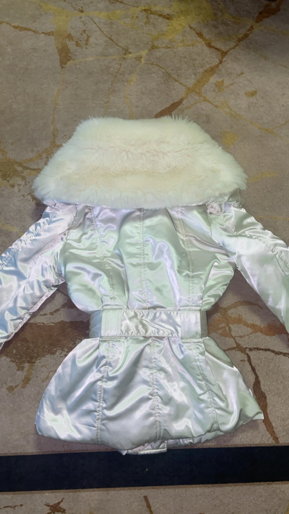 Vit pufferjacka med päls från Zara Woman - 1