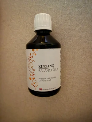 Zinzino - Zinzinos balanceoil 300ml Smak: apelsin/citron/mint eller tuttifrutti   Det finns 5 tuttifrutti 4 apelsin   200:-/STYCK alltså INTE för alla.  Skriv om ni vill köpa fler 