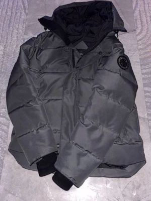  Canada Goose jacka  - Helt ny oanvänd möts i gbg ele fraktae