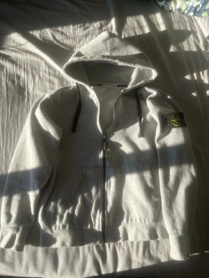 Stone Island  - Lite dålig kvalle /kop*a. Men kom med prisförslag riktig skön och ha på me den stiliga badgen