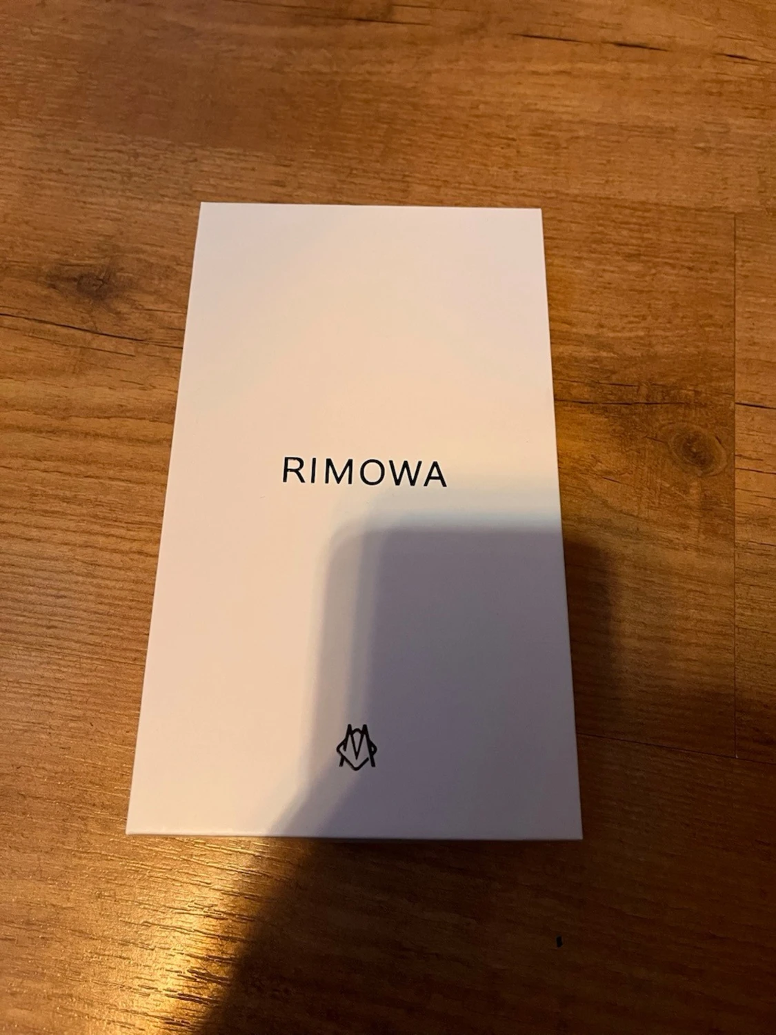 Silver metall skal ifrån Rimowa - 3